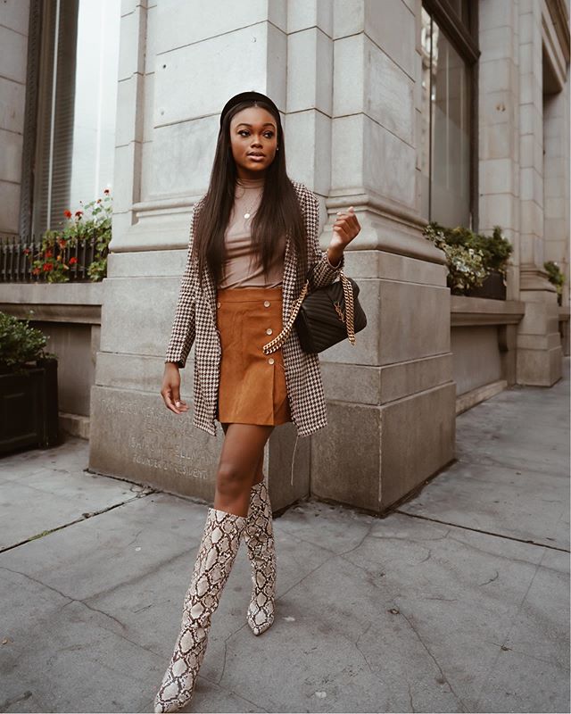 LA-fashion blogger, Brenna Anastasia with snakeskin boots and neutral tones for preppy fall .