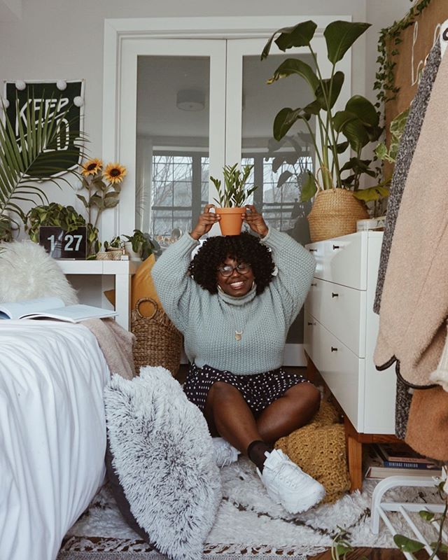 Janae Brown has had a meteoric rise on Instagram and Youtube and it's clear to see why. Her infectious personality and daily encouragements are just a few reasons why her audience loves the LA-based influencer. | Top US Content Creators | @Jnaydaily